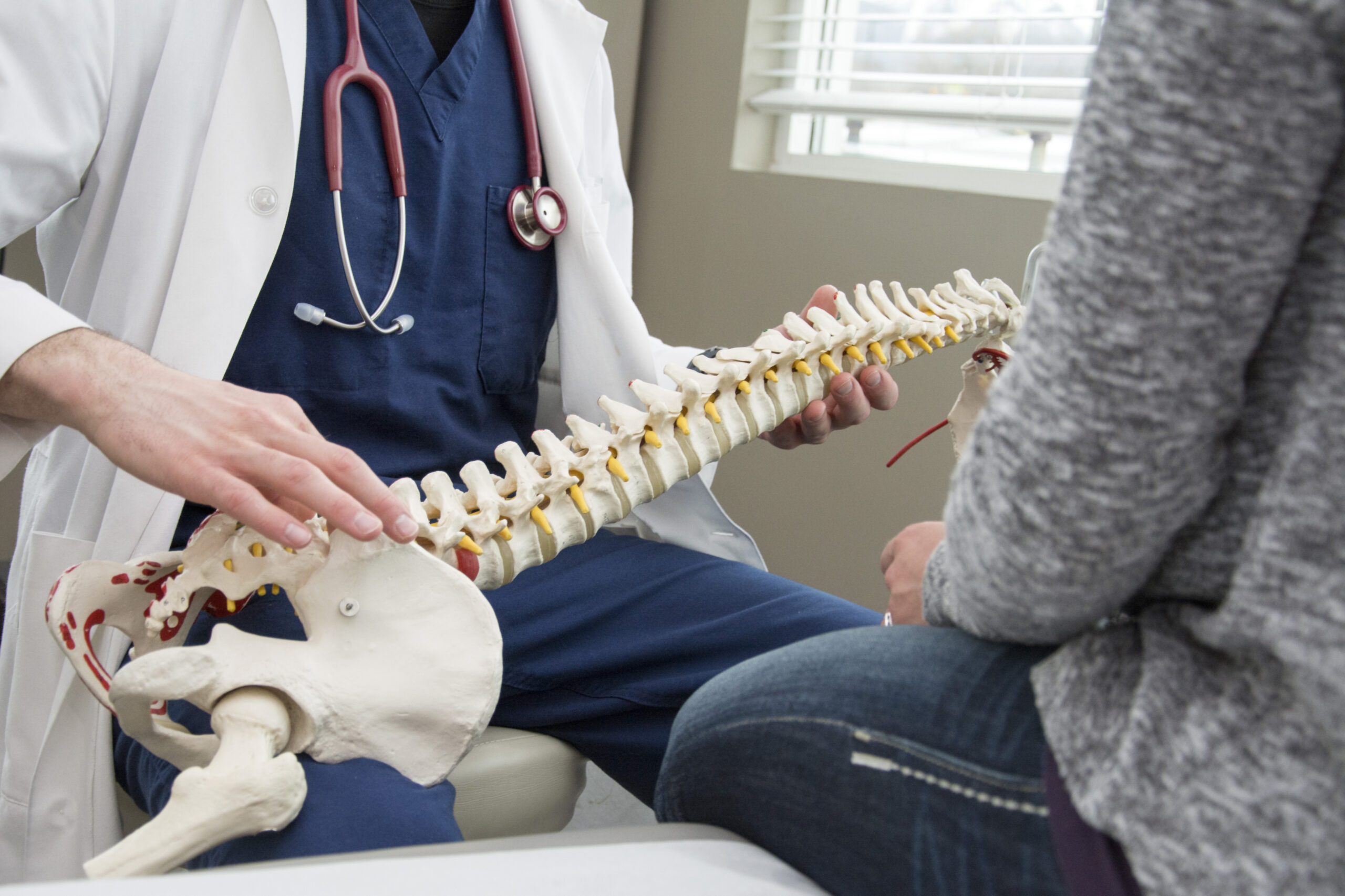 How Advanced Medical Technology Improves Spine Treatment and Recovery Experiences