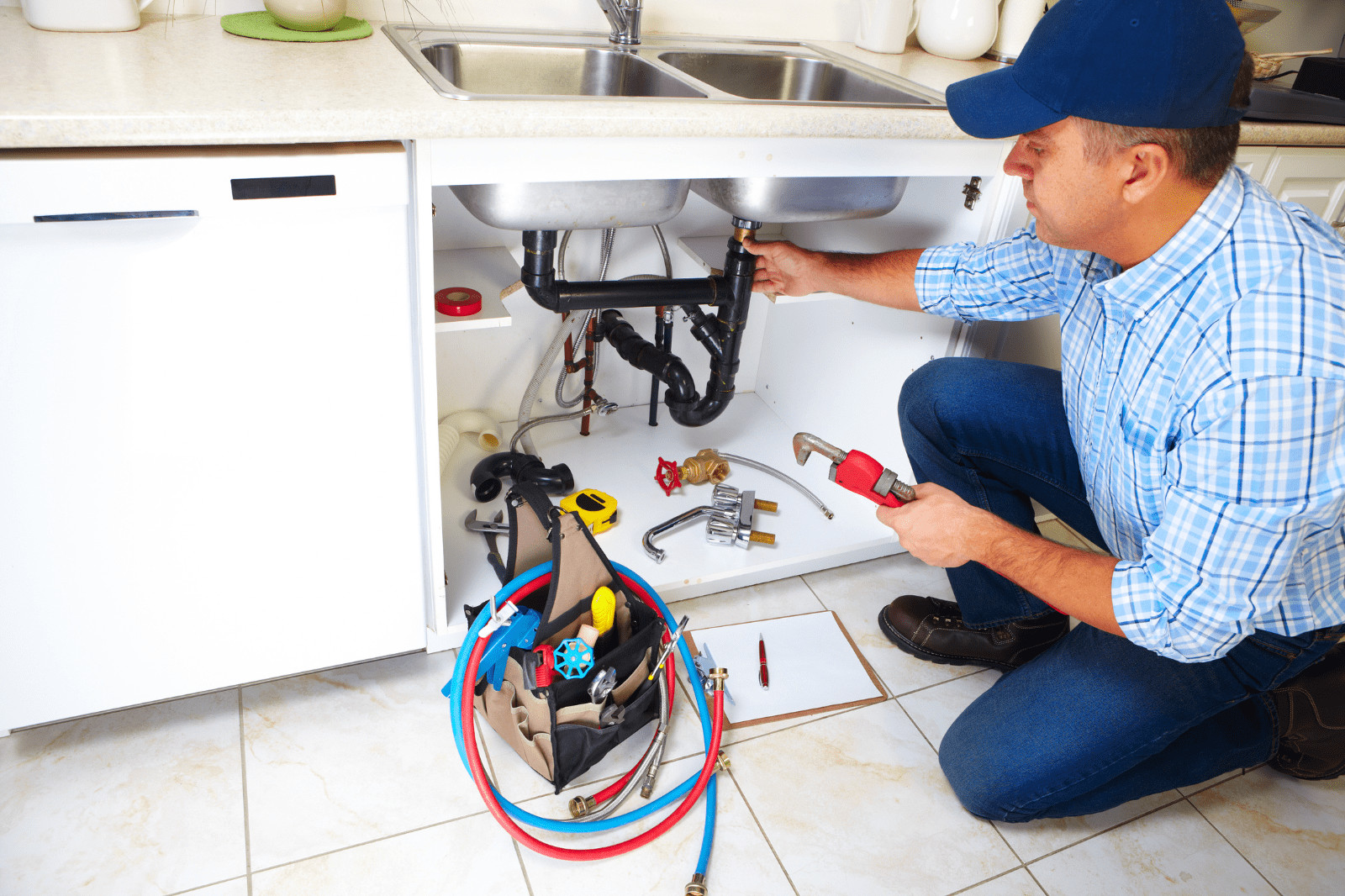 Essential Signs Indicating Immediate Water Heater Repair Before Major Damage
